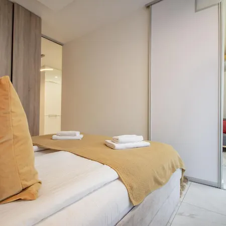 Inpoint Krakow Suites - Steps From Main Station&Old Town Self Check-In-3