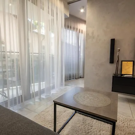 Inpoint Krakow Suites - Steps From Main Station&Old Town Self Check-In-2